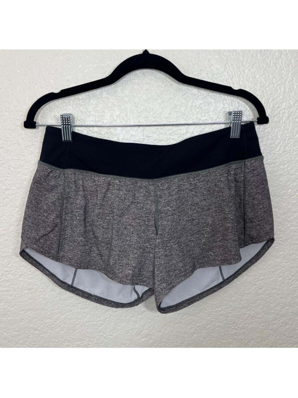 Lululemon Hotty Hot Short II 2.5" in Heather Lux Multi Black / Heathered Black 6